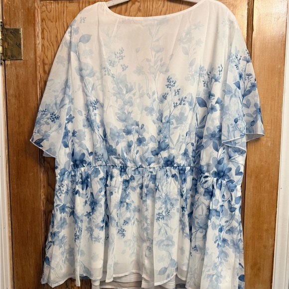 BloomChic Blue Floral Blouse - Picture 2 of 4